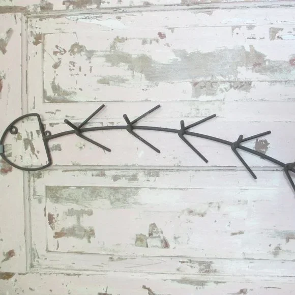 RUSTIC WROUGHT IRON COAT HOOKWALL RACK